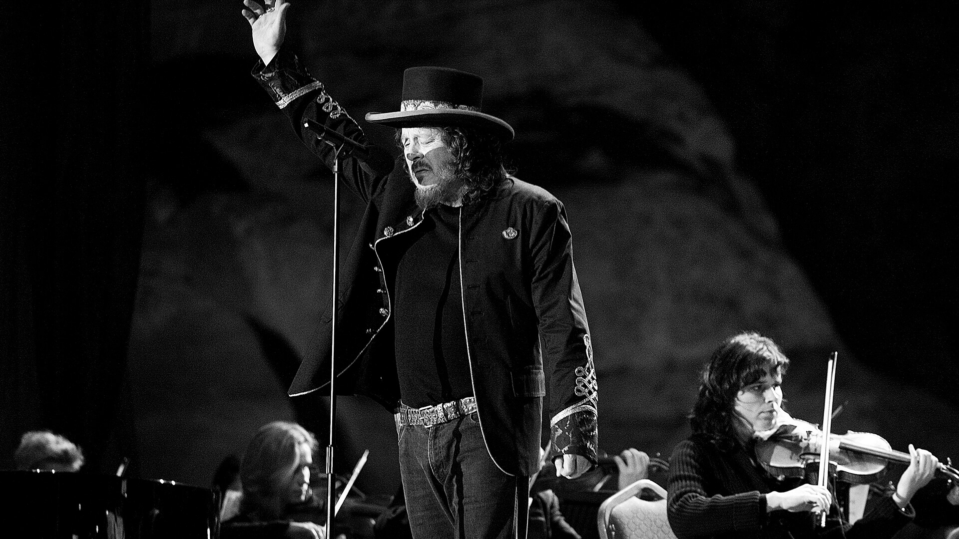 Memorial Pavarotti, Petra