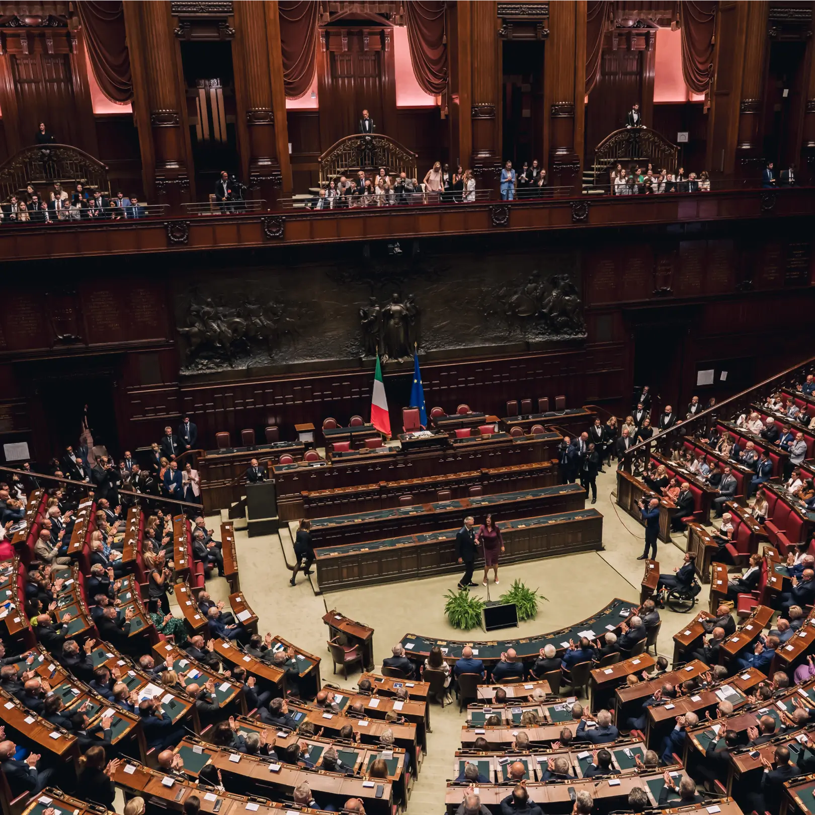 Standing Ovation alla Camera dei Deputati