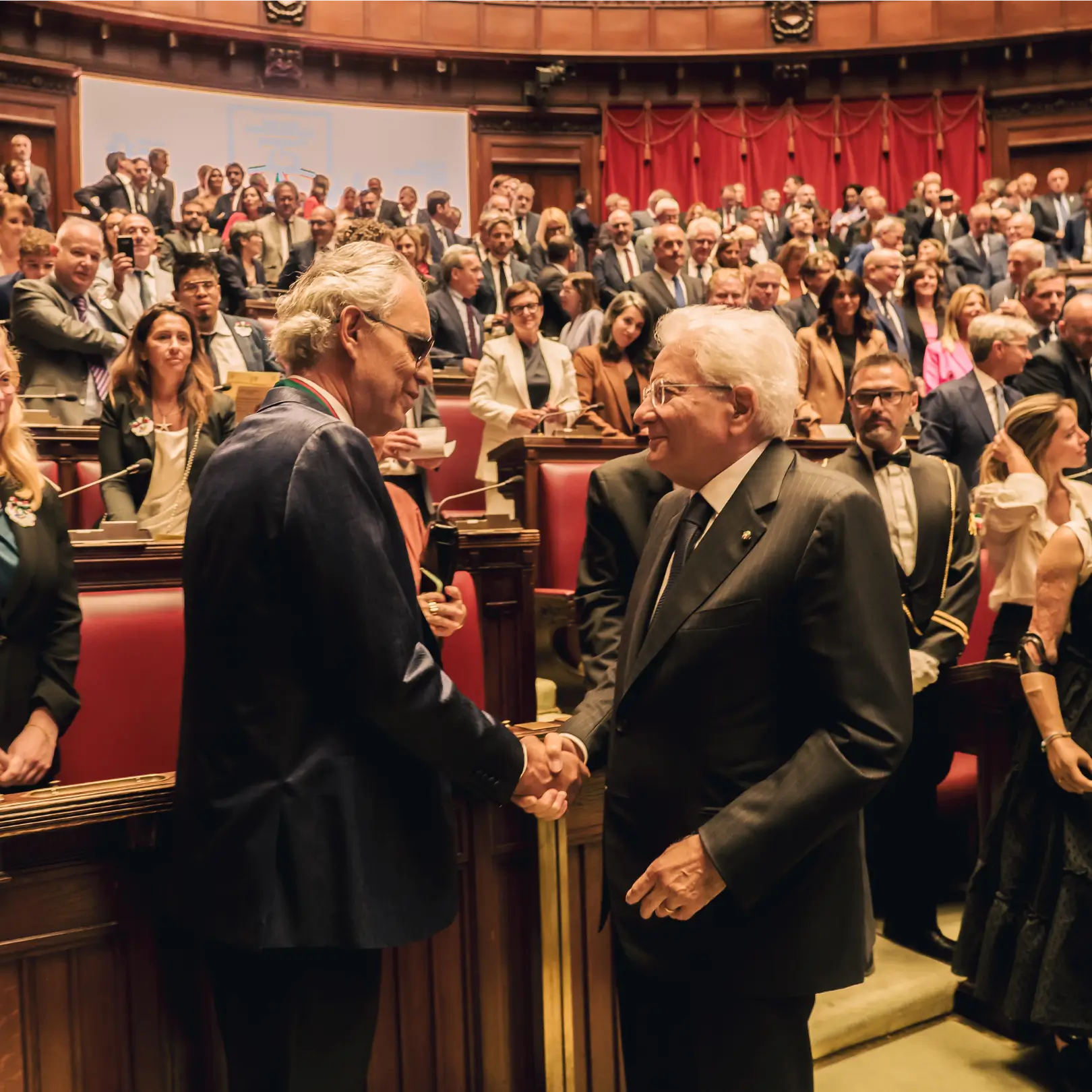 Standing Ovation alla Camera dei Deputati